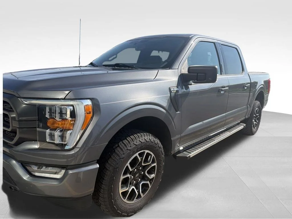 Used 2023 Gray Ford XLT image 9