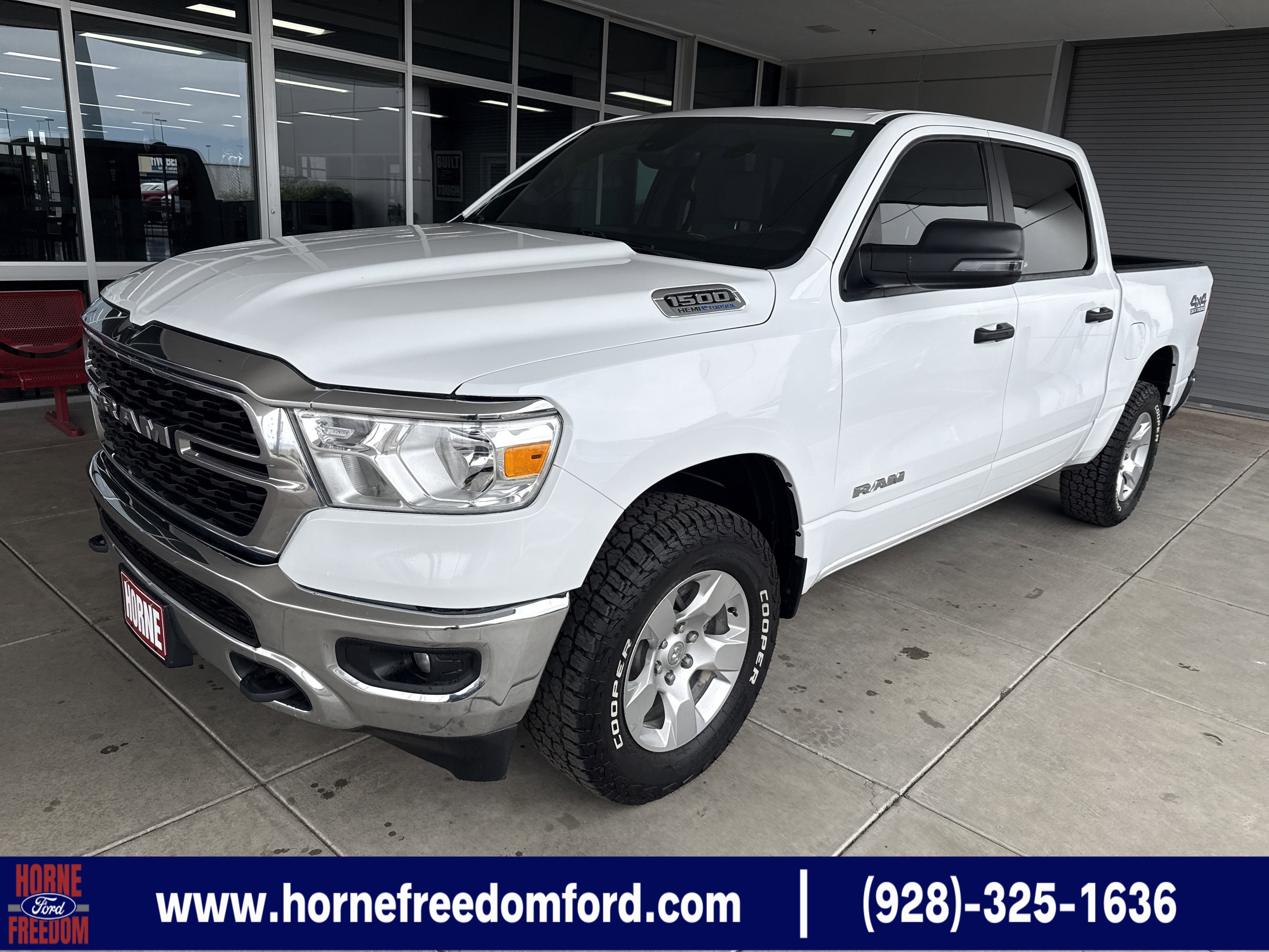 2024 RAM 1500 Big Horn/Lone Star 4x4 Crew Cab 5'7's photo