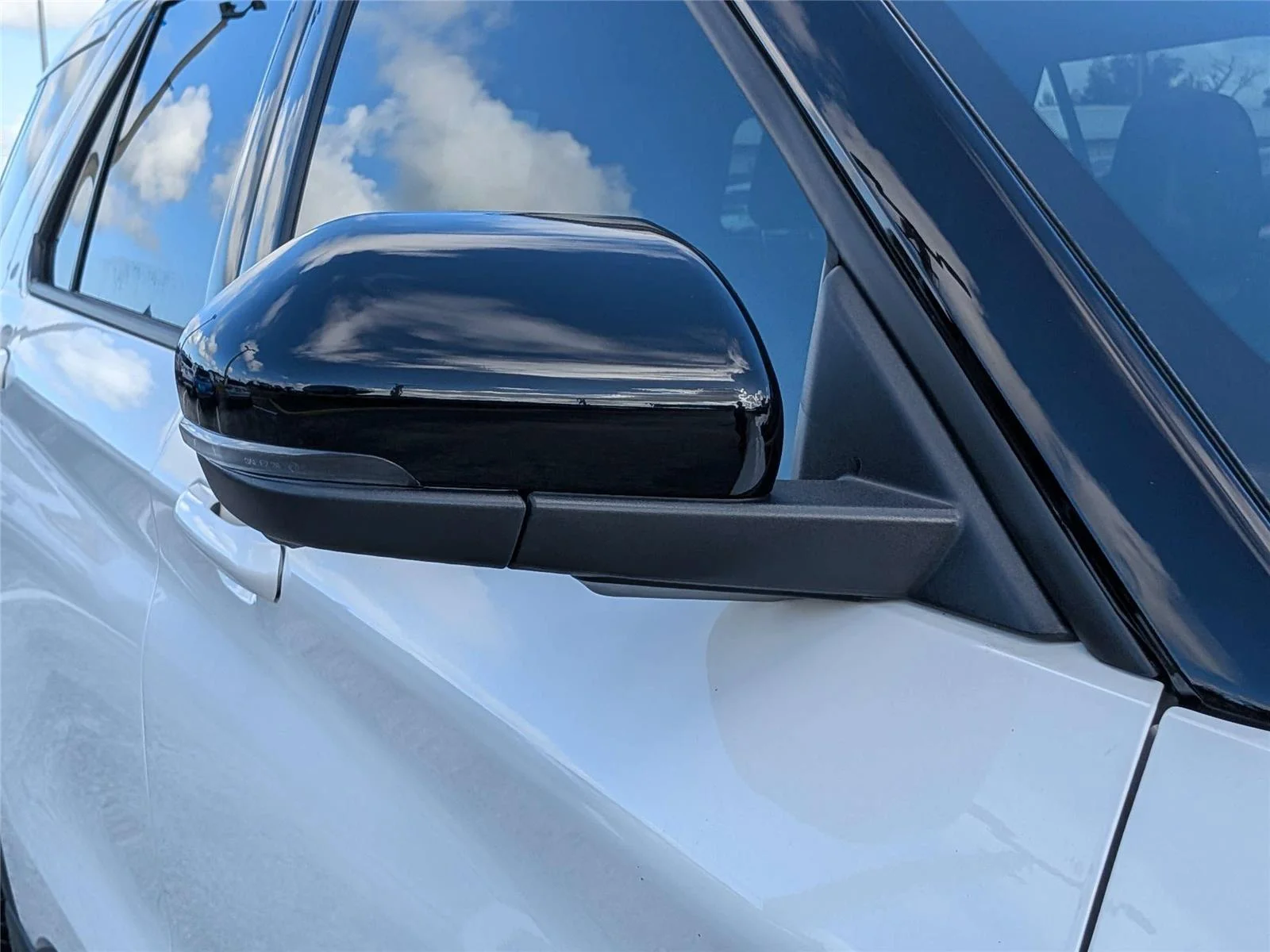 New 2026 Star White Metallic Tri-Coat Ford ST image 10
