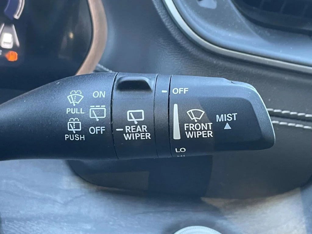 Used 2023 White Jeep Limited image 34