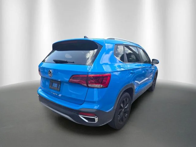 Used 2023 Cornflower Blue Volkswagen 1.5T SE image 3
