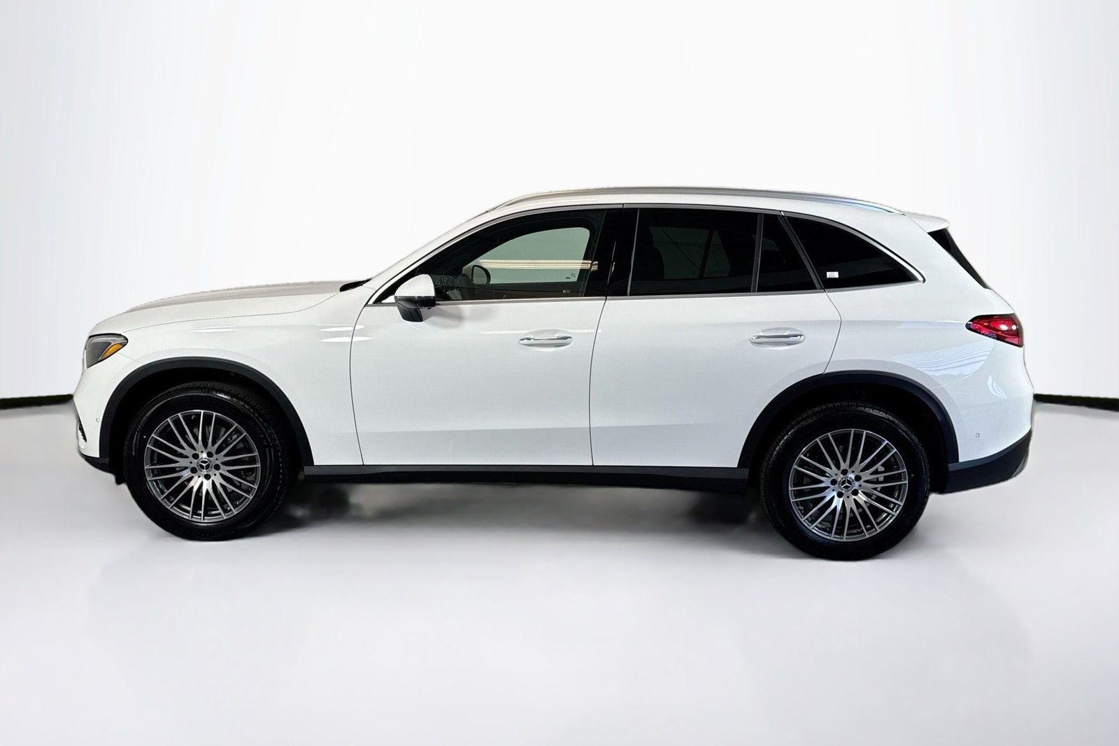 New 2026 Polar White Mercedes-Benz GLC 300 image 8