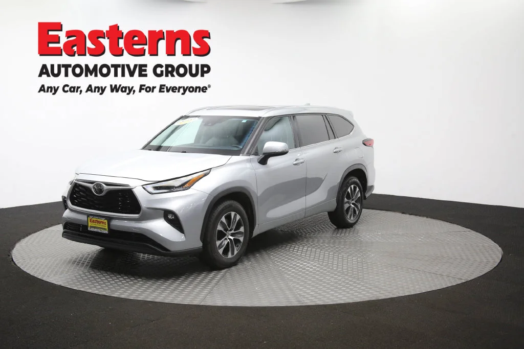 Used 2021 Silver Toyota XLE image 62