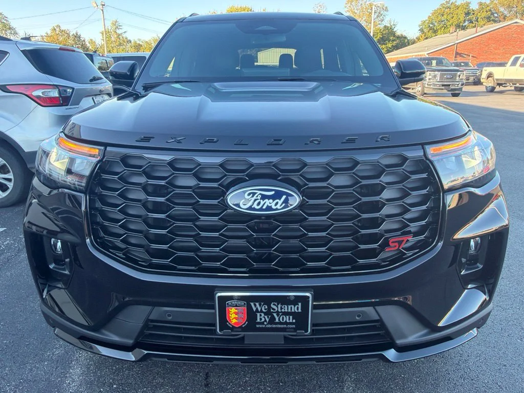 New 2027 Agate Black Metallic Ford ST image 7
