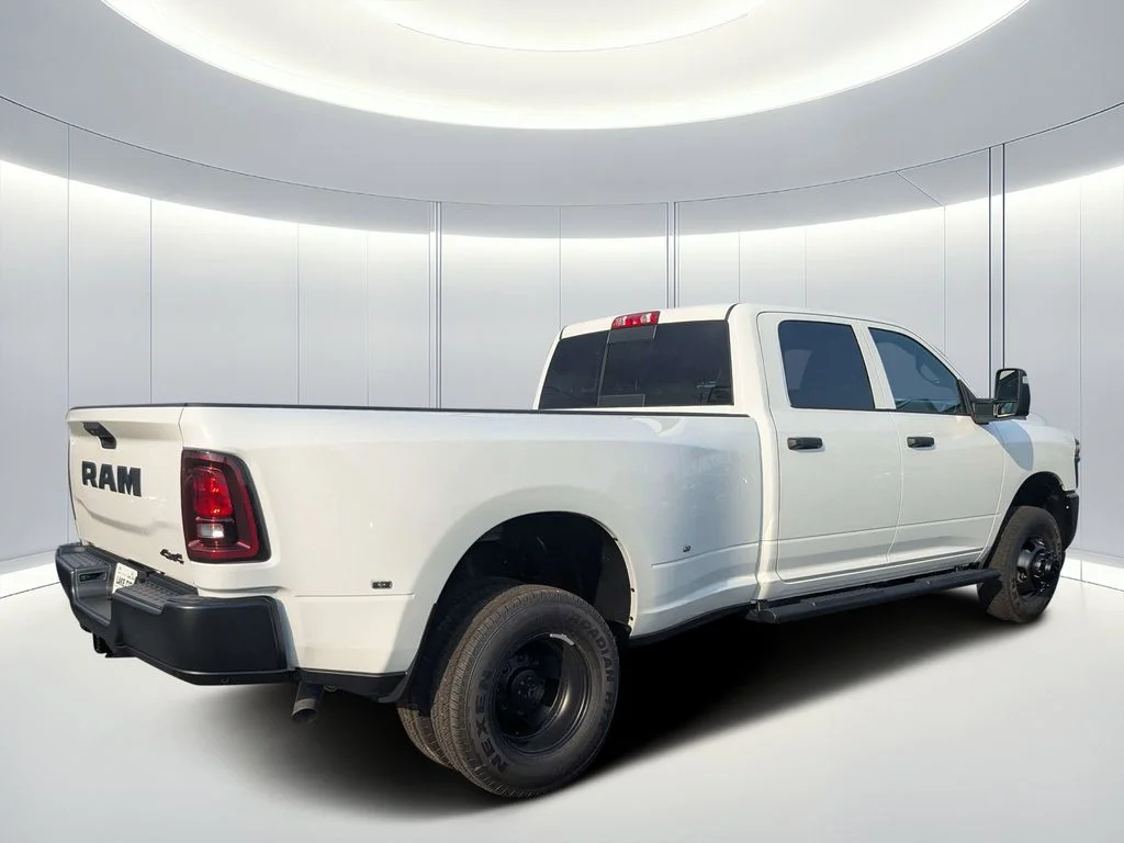 New 2026 Bright White Clear-Coat Exterior Paint RAM Tradesman image 3