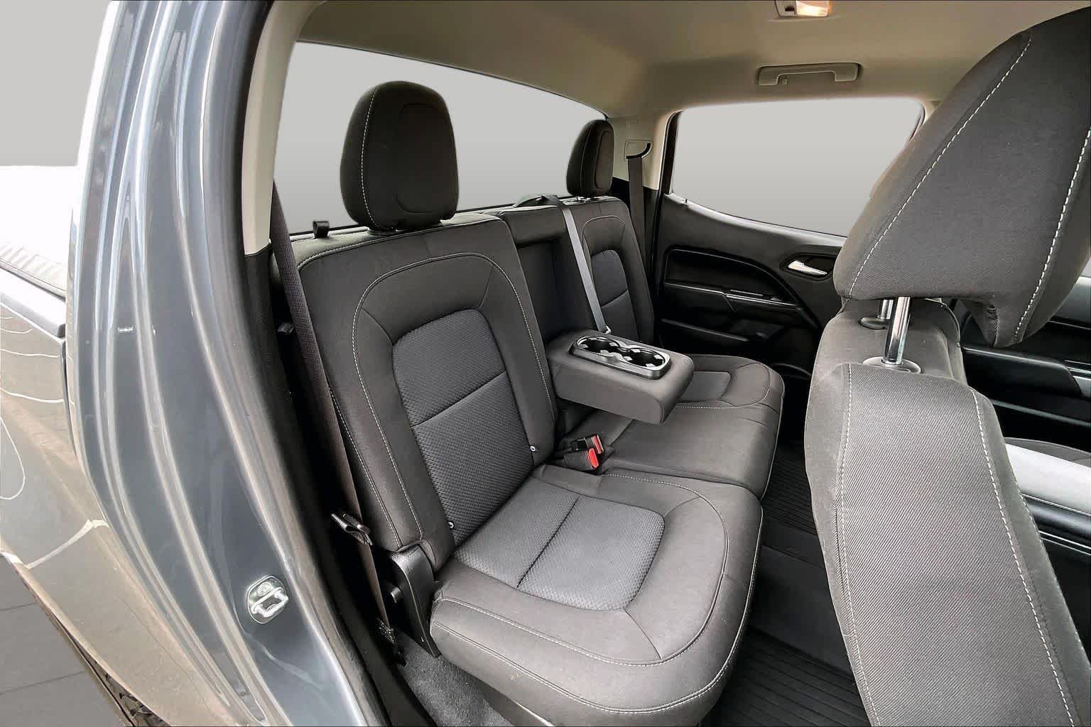 Used 2022 SATIN STEEL GRAY METALLIC Chevrolet 4WD LT image 20