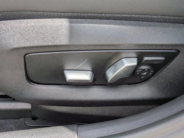 Used 2020 Blue Metallic BMW 530i xDrive image 20