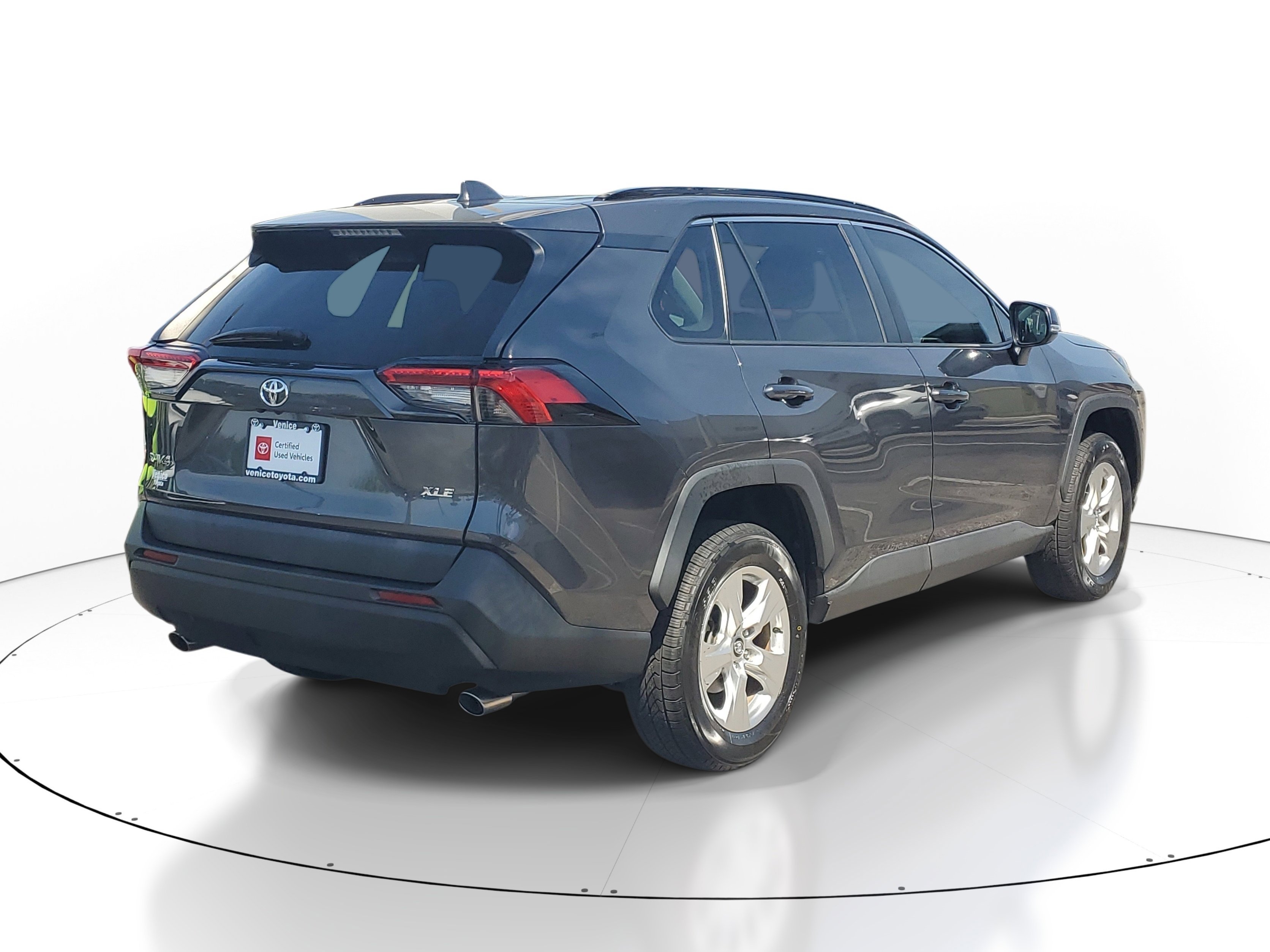 Used 2020 Magnetic Gray Metallic Toyota XLE image 5