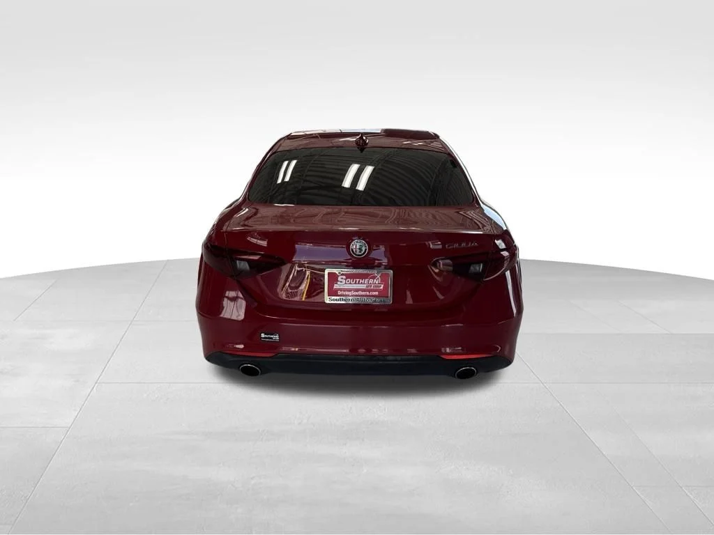 Used 2017 Red Alfa Romeo Base image 4