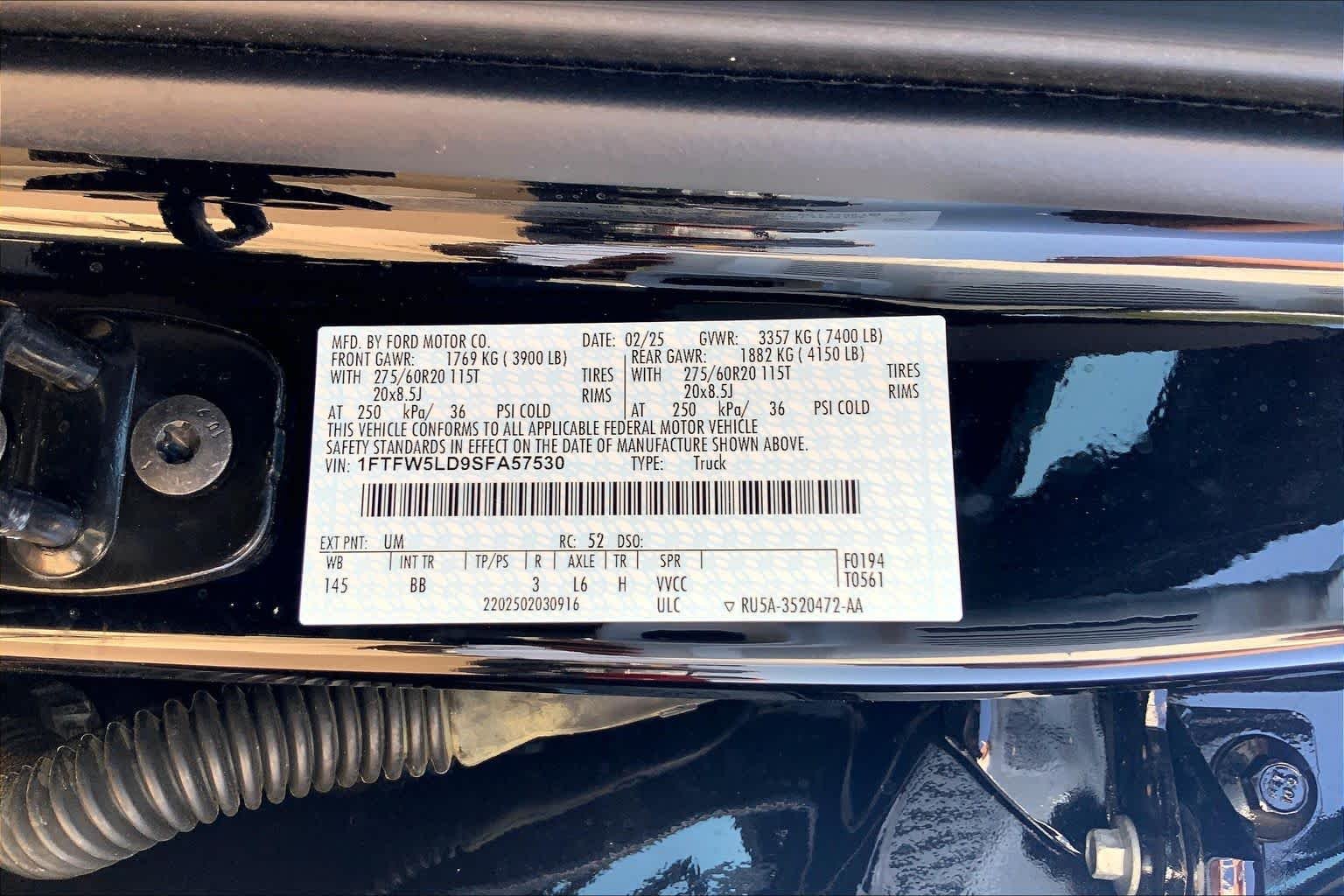 Used 2025 Agate Black Metallic Ford LARIAT image 37