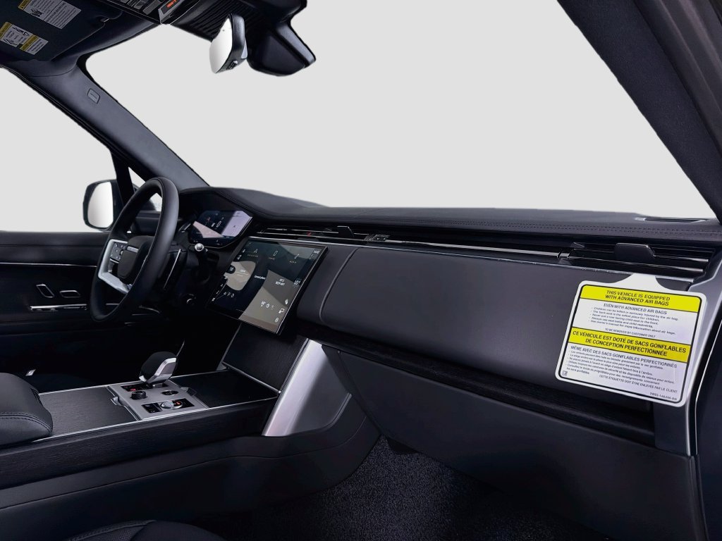 New 2027 Santorini Black Land Rover SE image 31