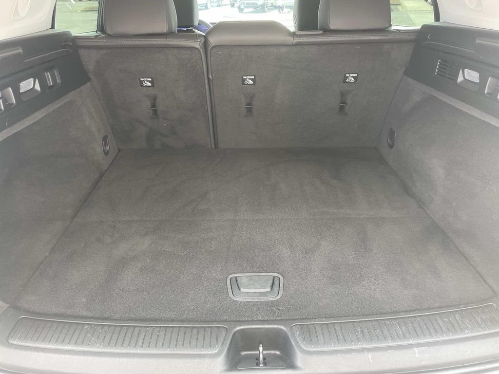 Used 2024 Summit White Buick Preferred image 9