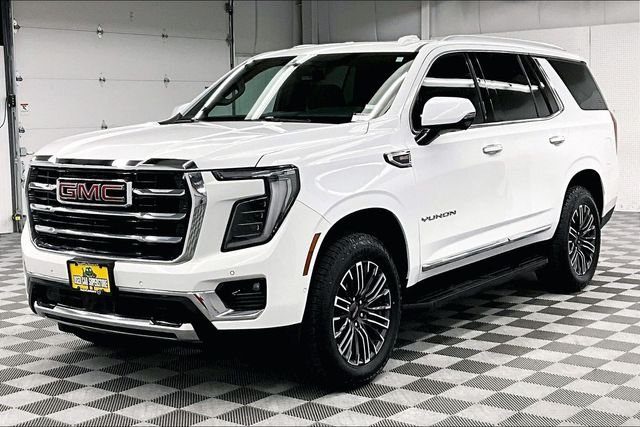 Used 2025 Summit White GMC Elevation image 12