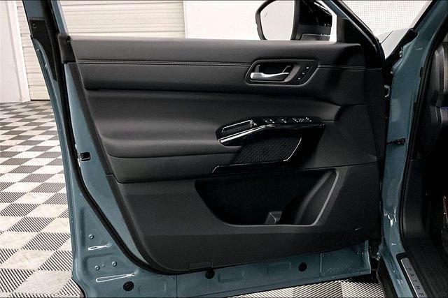New 2026 Baltic Teal/Super Black Nissan Platinum image 33
