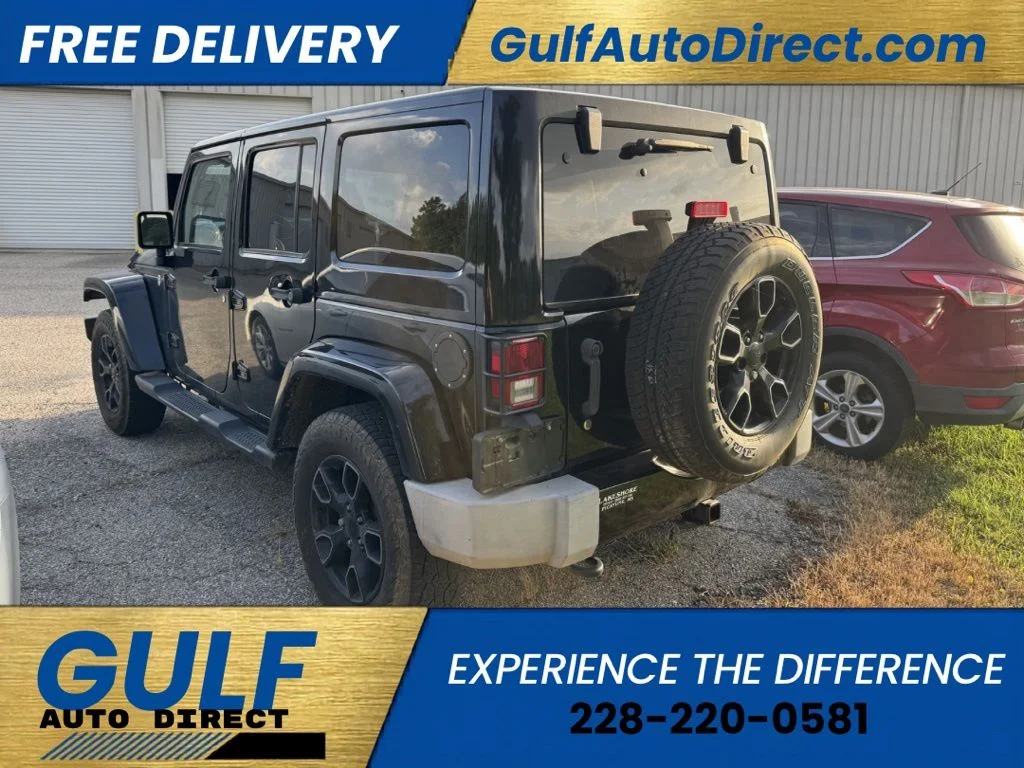 Used 2017 Black Jeep Unlimited Sahara image 5