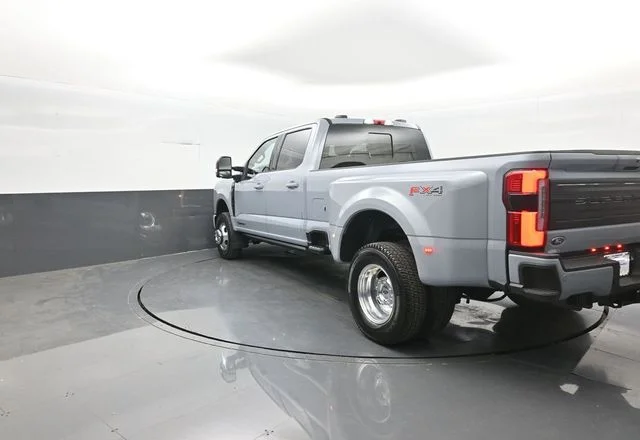 New 2026 Glacier Gray Metallic Tri-Coat Ford F-350® Platinum® image 5