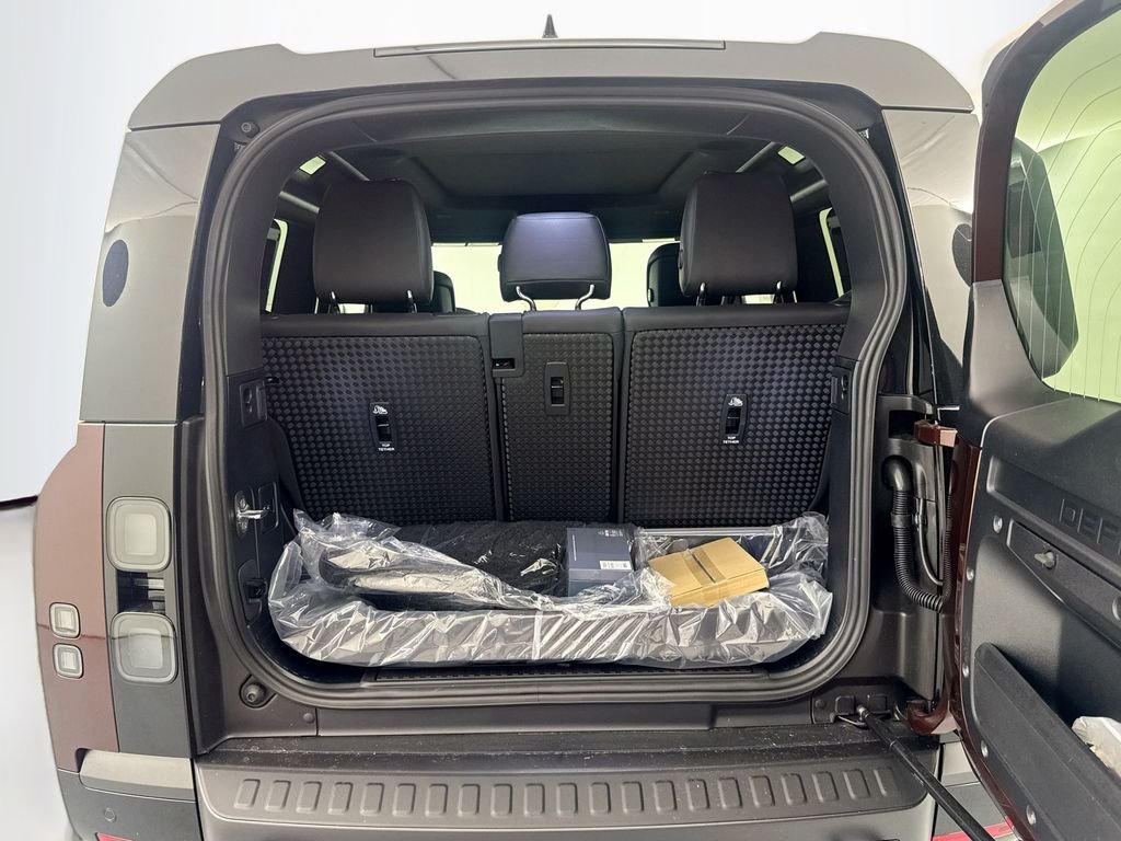 New 2026 Sedona Red Land Rover X-Dynamic SE image 27