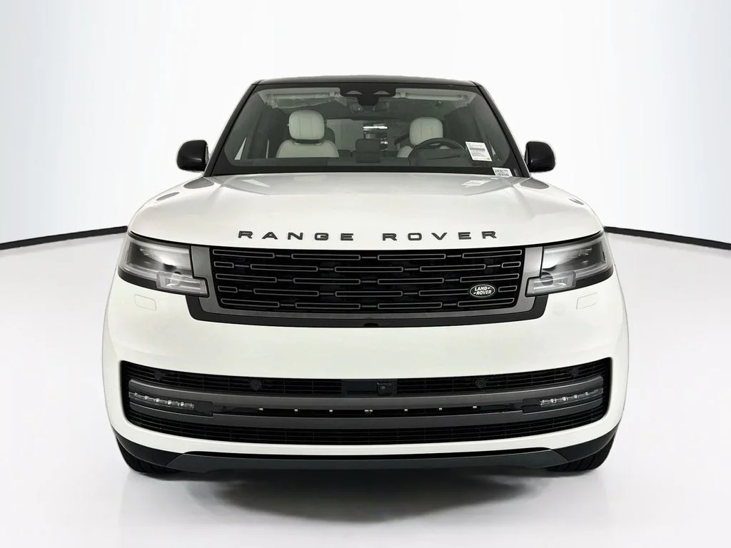 New 2027 Fuji White Land Rover SE image 2