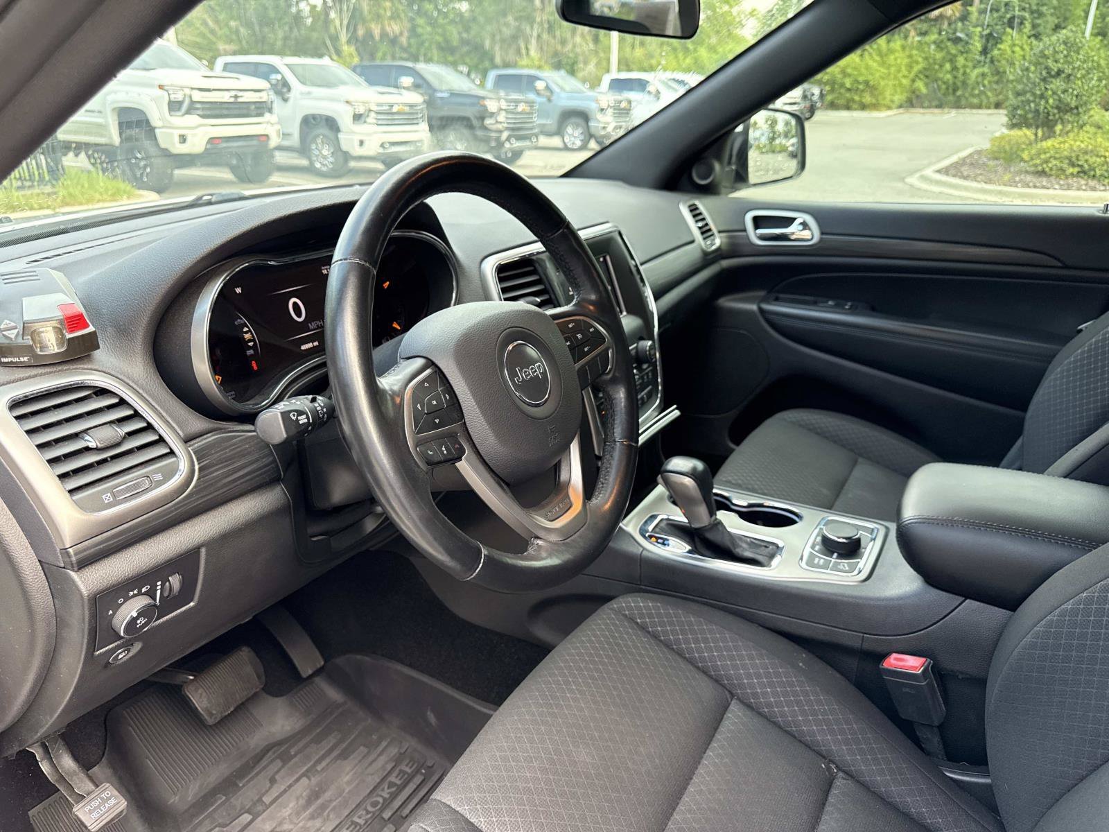 Used 2021 Bright White Clea Jeep Laredo E image 20