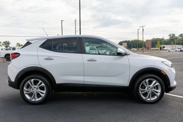 Used 2023 White Buick Preferred image 5