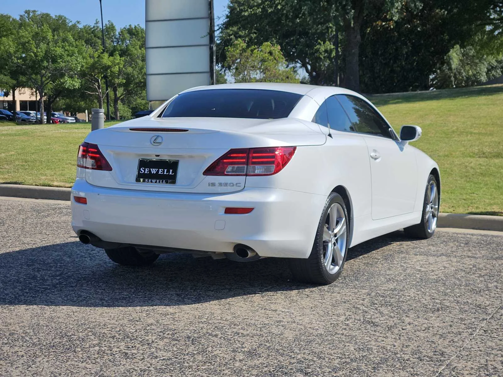 Used 2014 Starfire Pearl Lexus  image 4