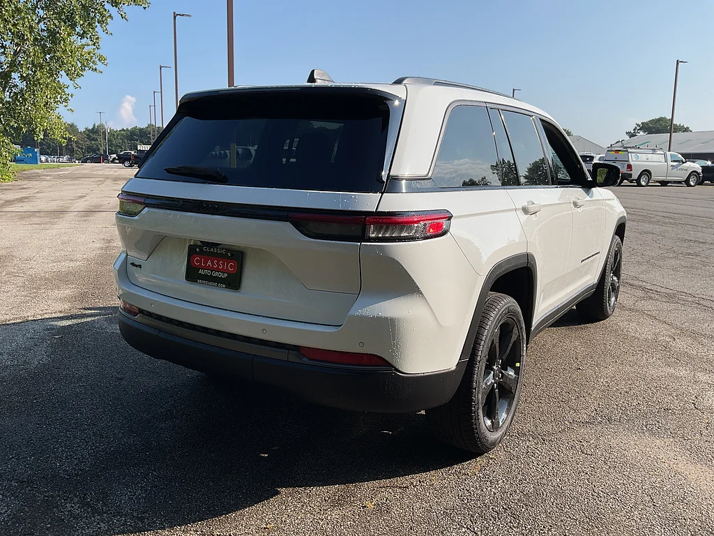 New 2027 Bright White Clearcoat Jeep Limited image 5