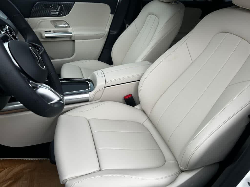 New 2026 Polar White Mercedes-Benz GLA 250 image 5
