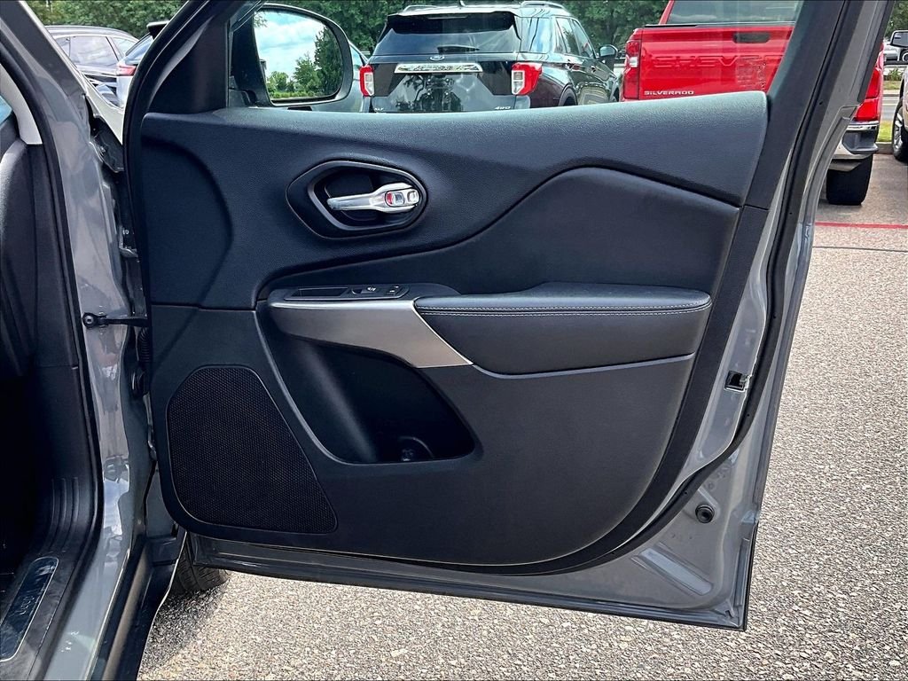 Used 2020 Gray Jeep Limited image 12