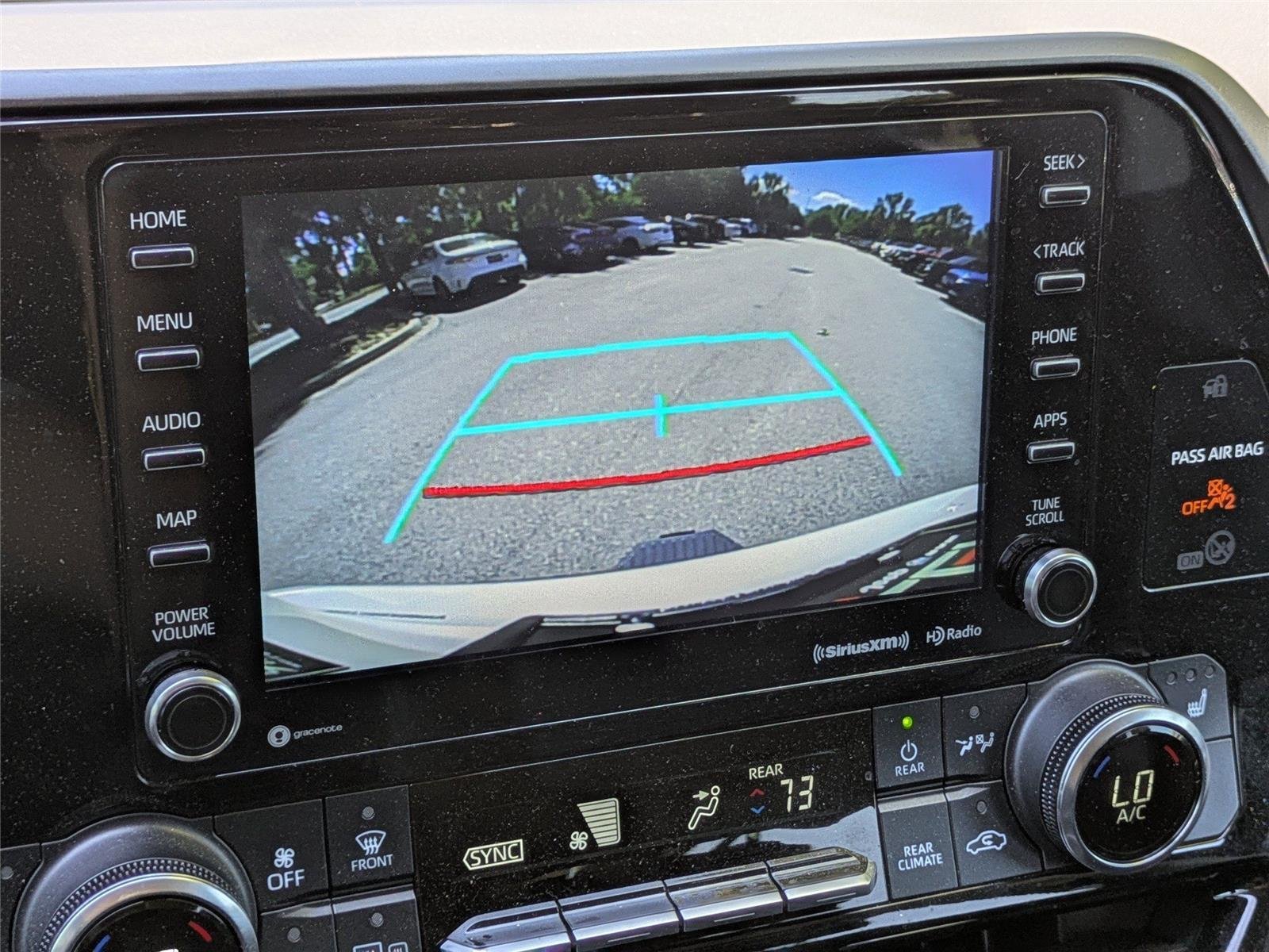 Used 2022 Wind Chill Pearl Toyota XLE image 25