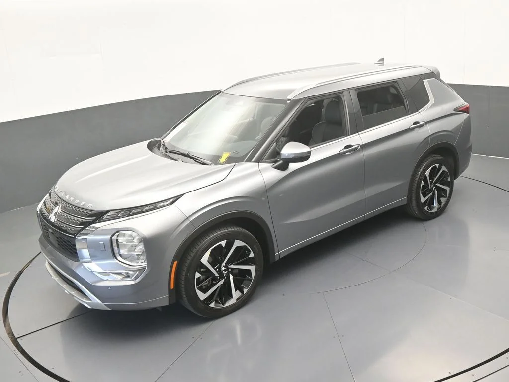Used 2022 Silver Mitsubishi SEL image 51