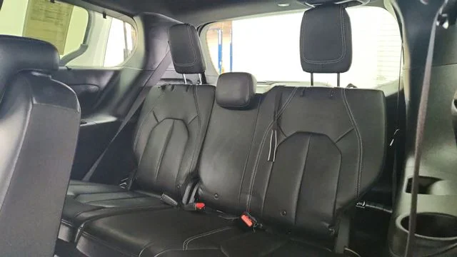 Used 2018 White Chrysler Touring L image 20