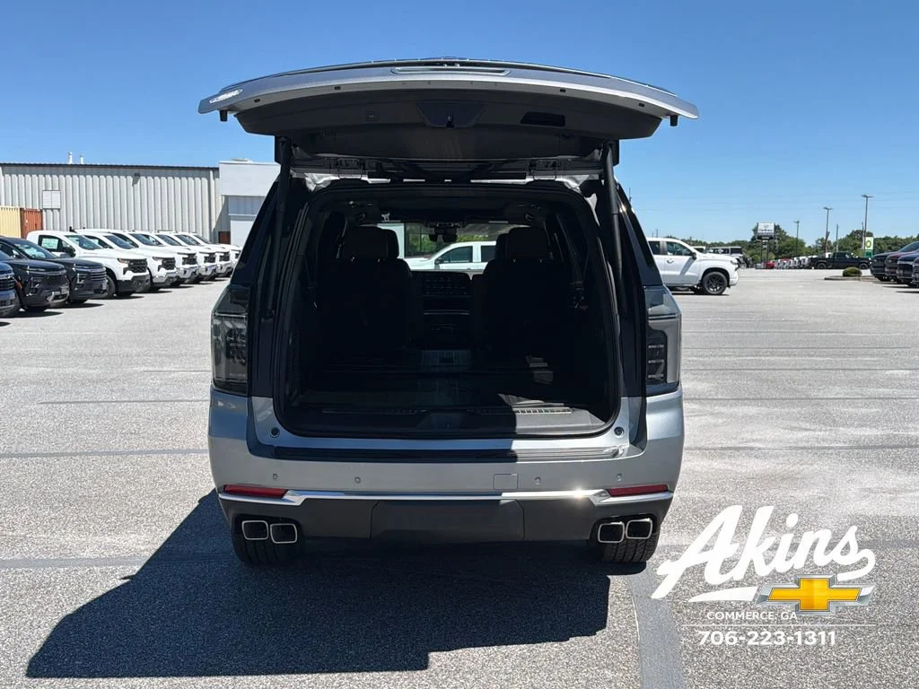 2026 Chevrolet Suburban High Country - Photo 6
