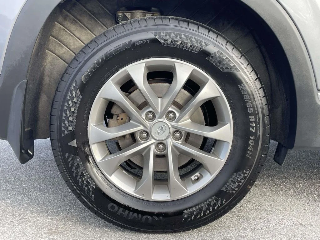 Used 2019 Machine Gray Hyundai SE image 33