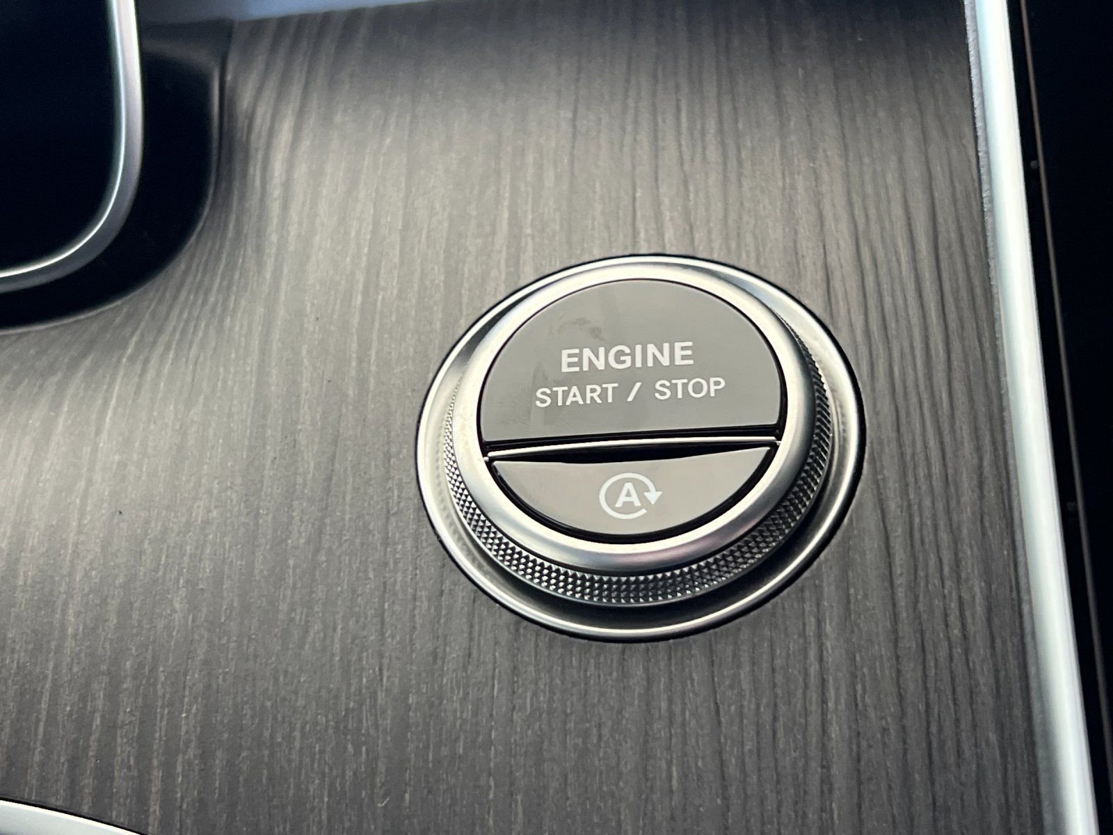 New 2026 MANUFAKTUR Alpine Grey Mercedes-Benz C 300 image 25