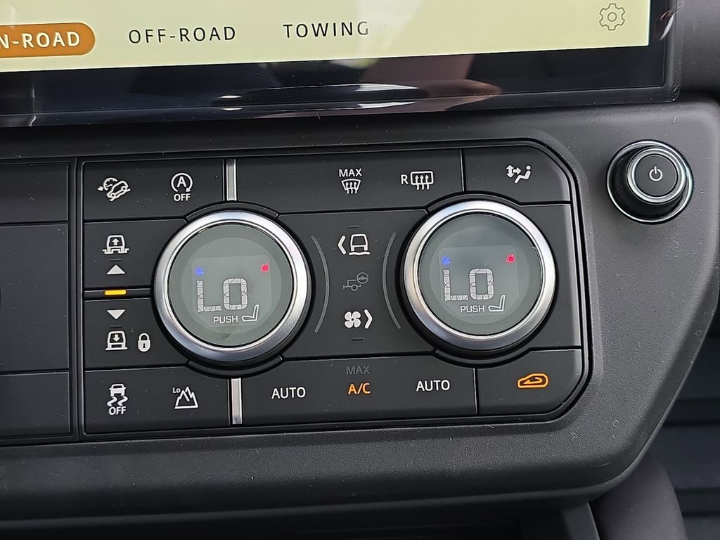 New 2026 Fuji White LAND ROVER S image 23