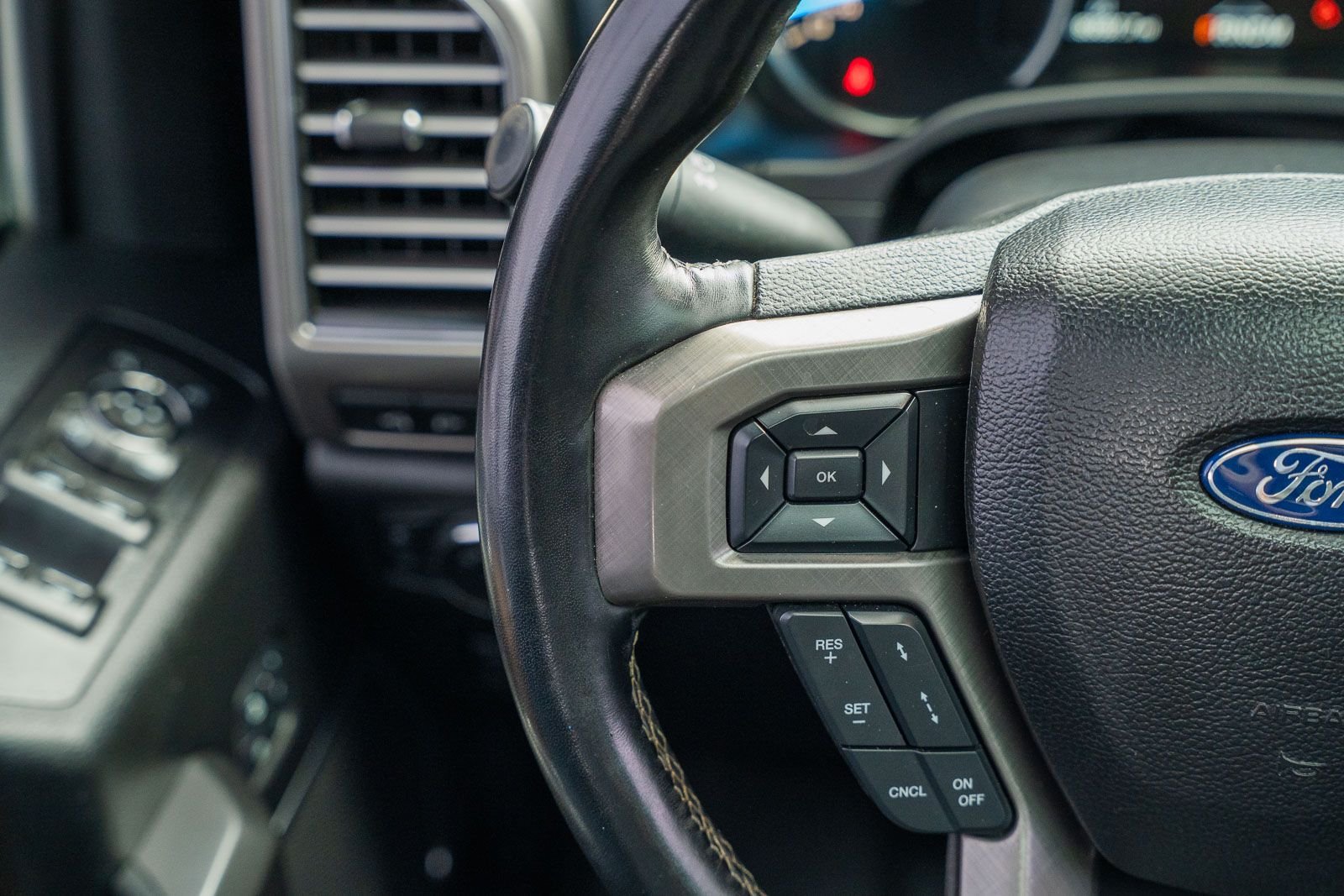 Used 2018 Blue Ford Limited image 43