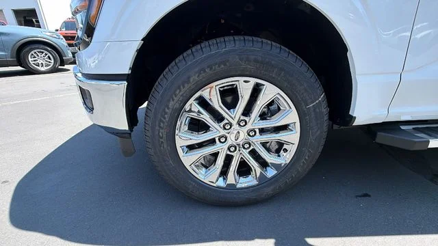 New 2026 Oxford White Ford XLT image 10