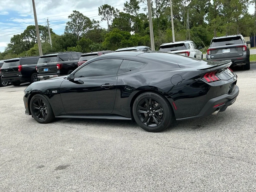 Used 2025 Black Ford GT image 9