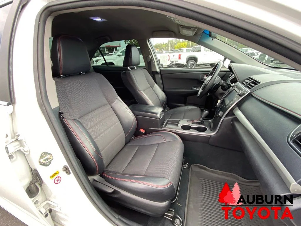 Used 2017 Ice Cap Toyota SE image 13