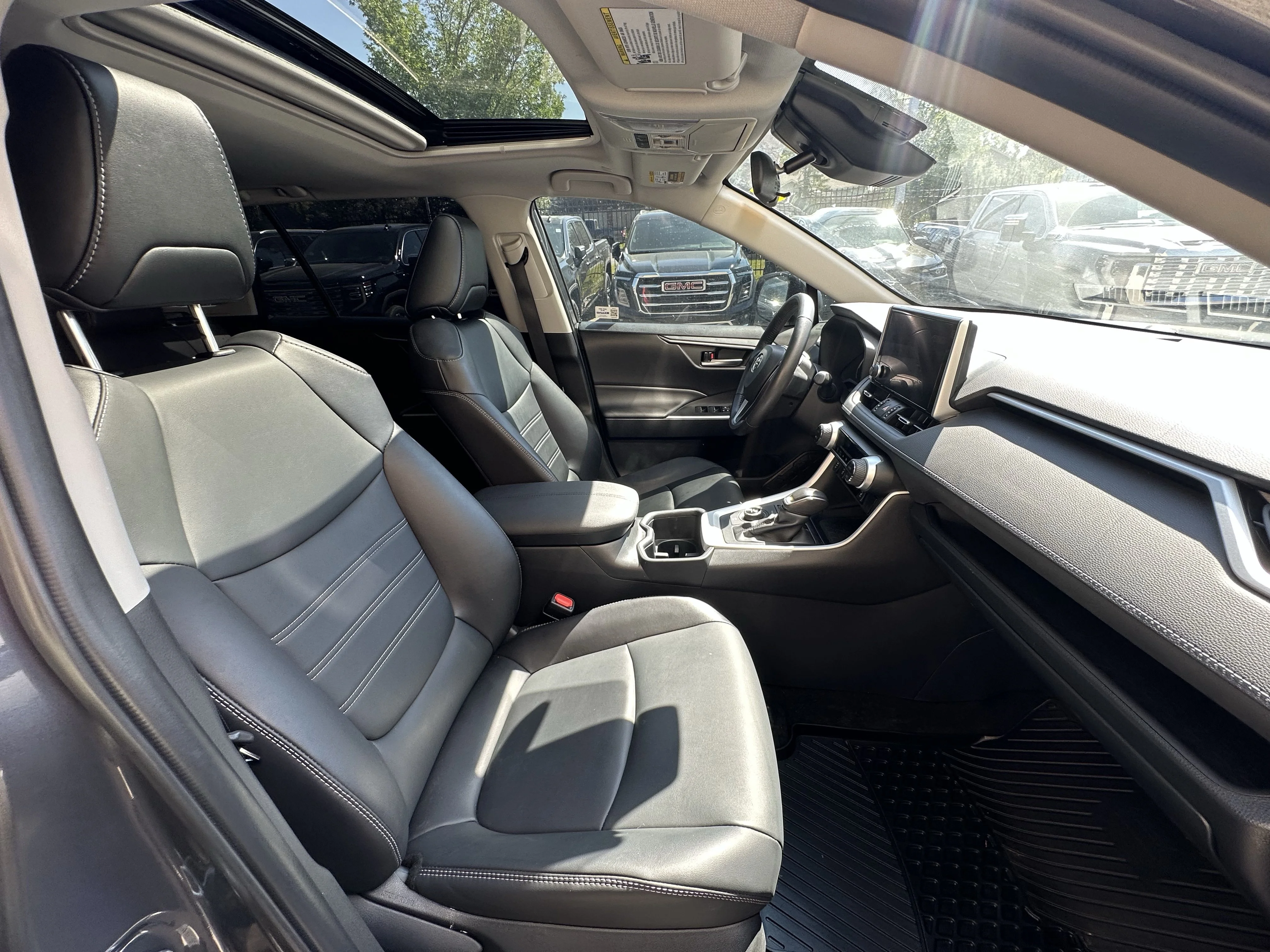 Certified Used 2025  Toyota Hybrid XLE image 18