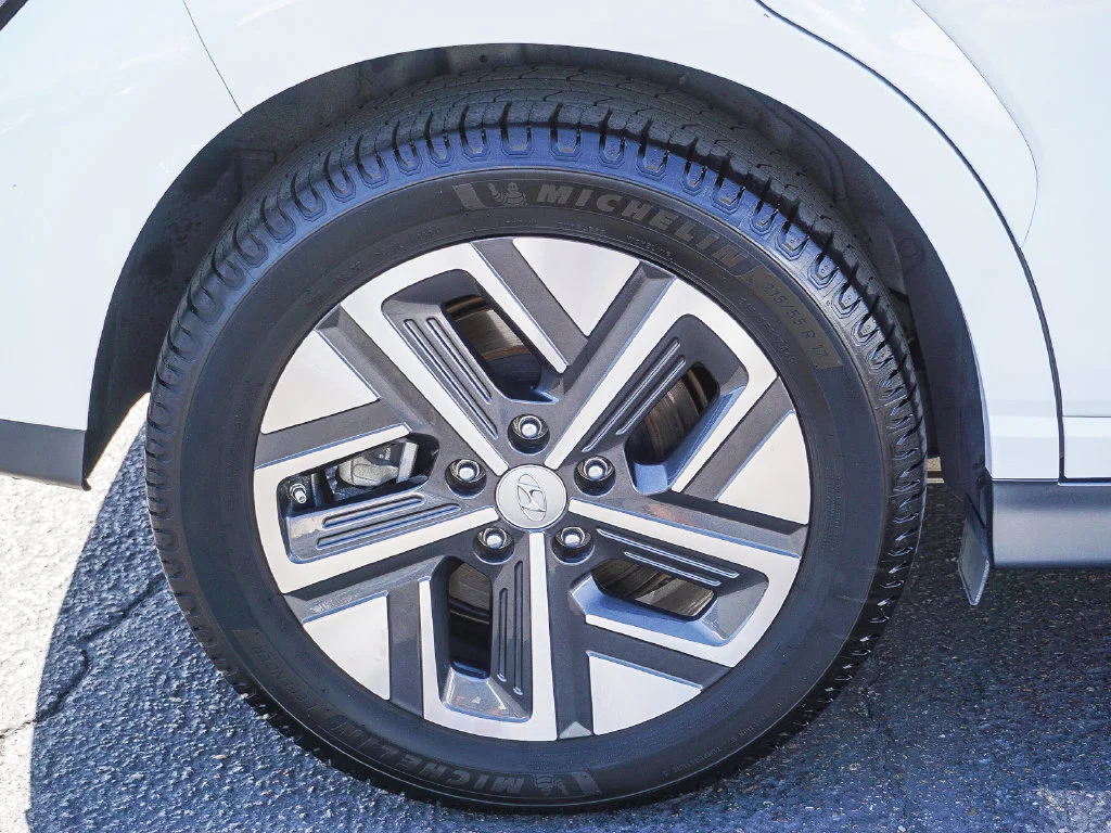 Used 2022 White Hyundai SEL image 9