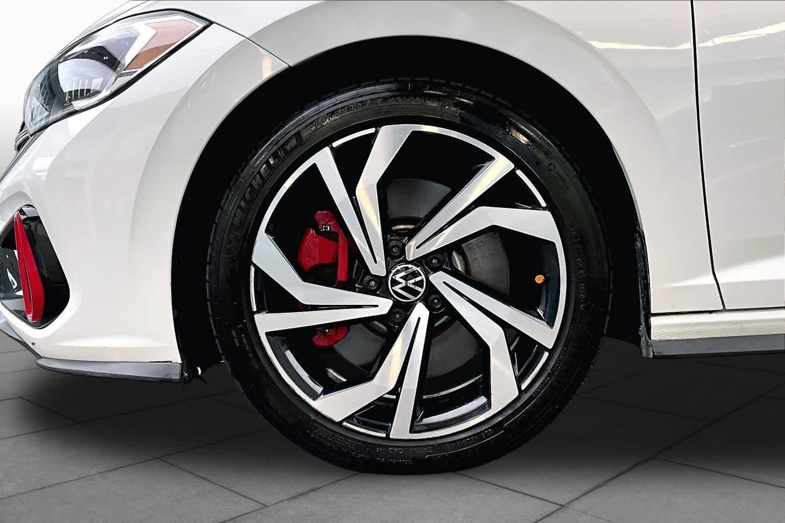 Used 2023 Pure White Volkswagen Autobahn image 10