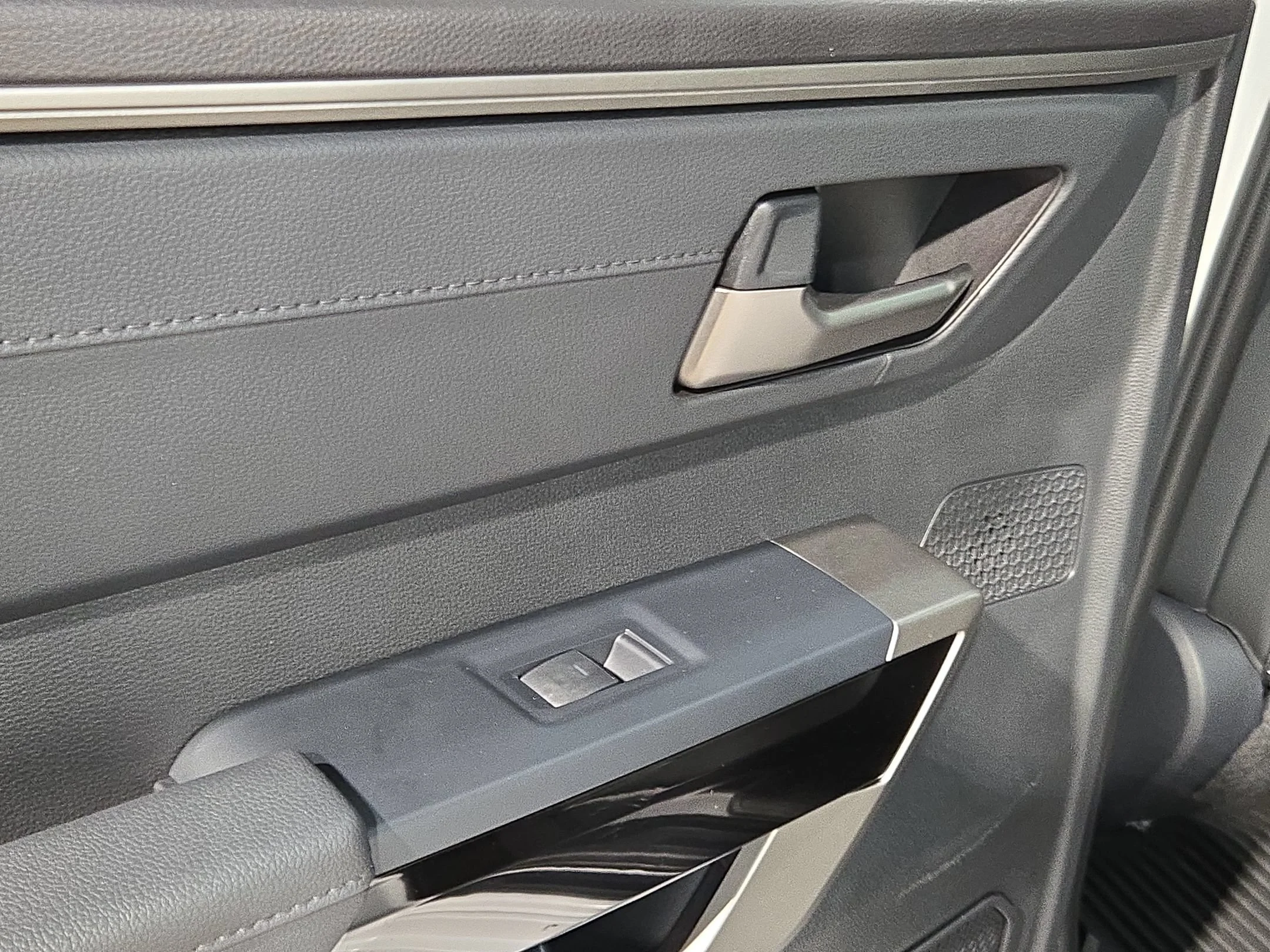 Certified Used 2025 Wind Chill Pearl Toyota Limited image 35