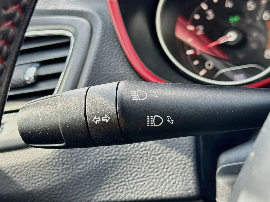 Used 2019 Silver Jeep Trailhawk image 12