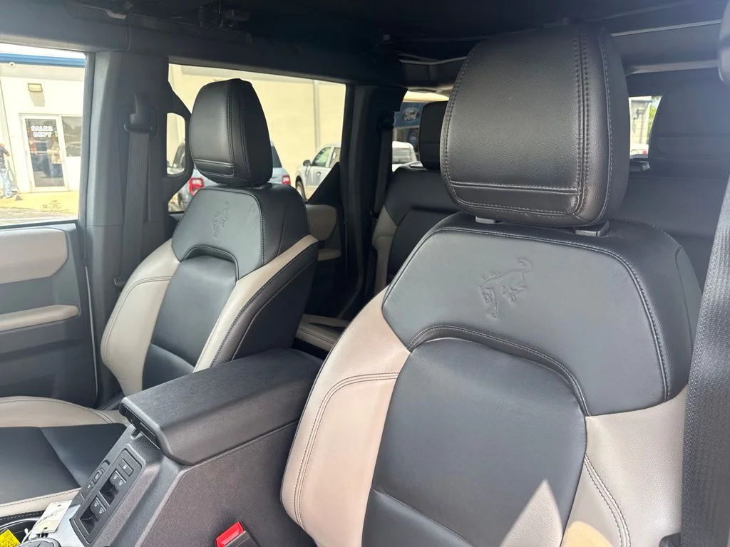 Used 2023 Gray Ford Wildtrak image 11