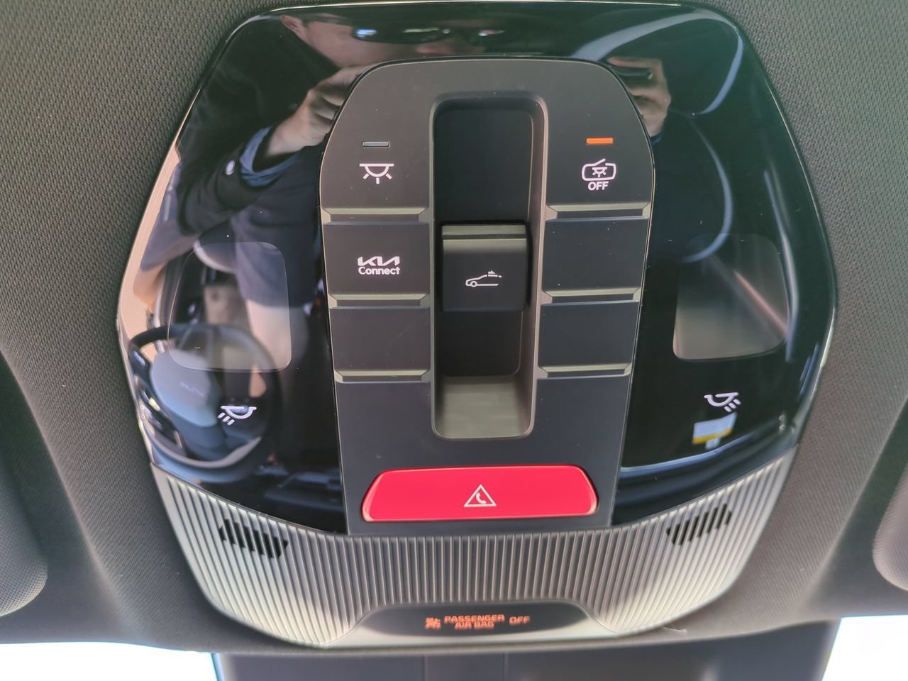 New 2025 Snow White Pearl Kia GT-Line Turbo image 23