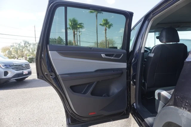 New 2026 Deep Black Pearl Volkswagen 2.0T Peak Edition image 16
