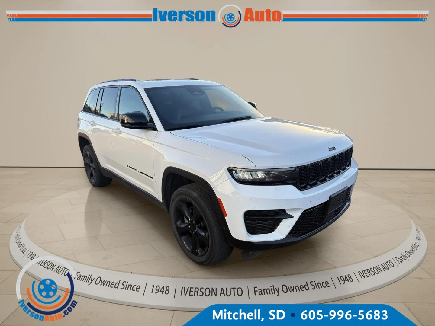 Used 2023 Bright White Clearcoat Jeep Altitude X image 4