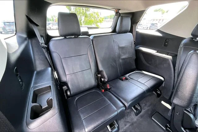 Used 2020 Silver Chevrolet LT image 31