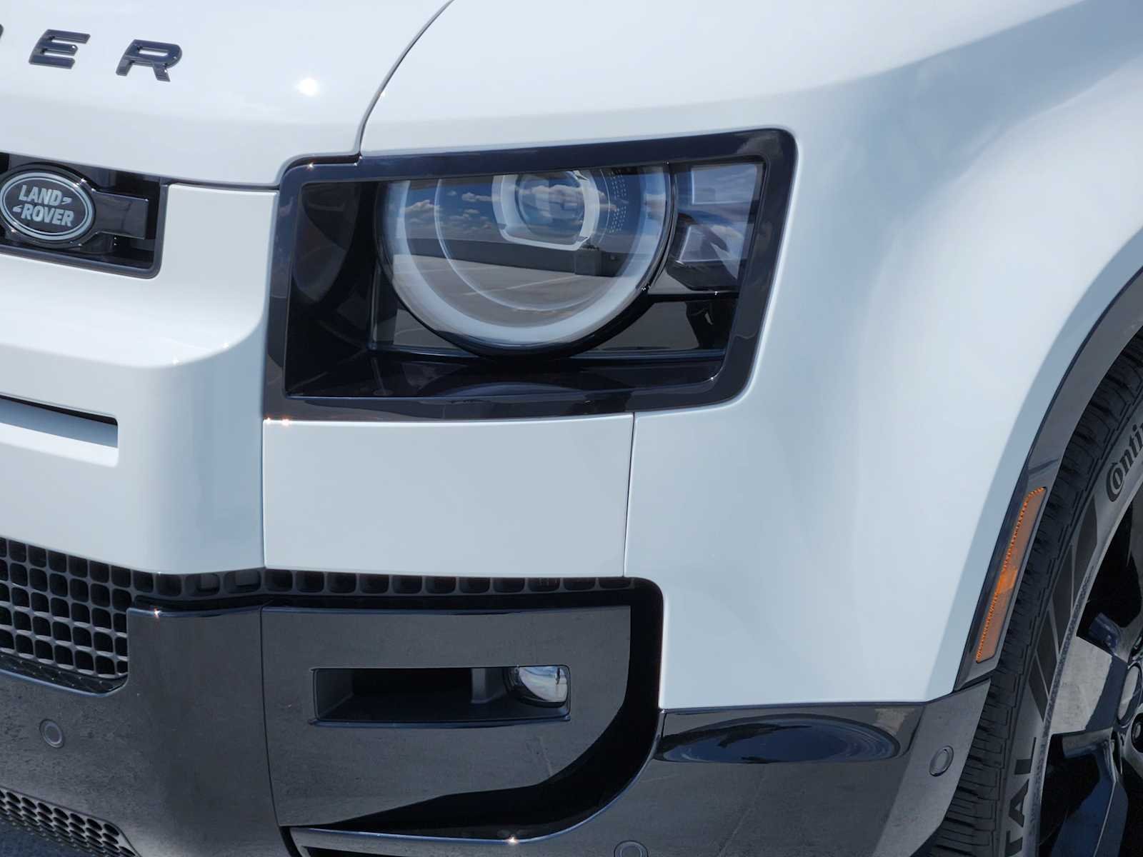 New 2026 Fuji White LAND ROVER X-Dynamic SE image 8